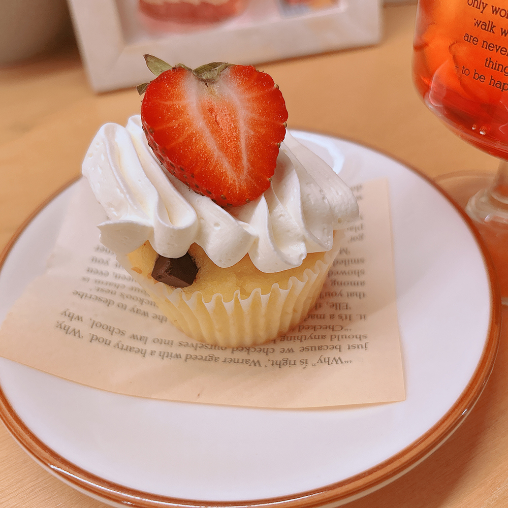 ストロベリーカップケーキ